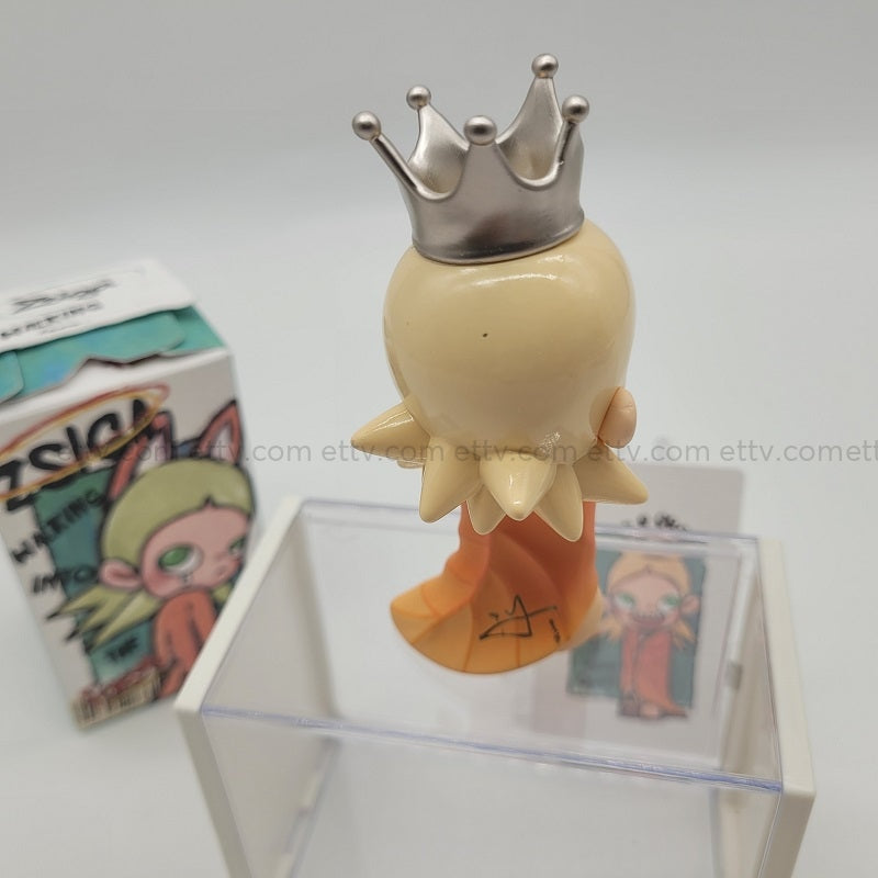 Ettv Popmart Zsiga Walking Into The Forest (Silver Crown)-Hand Signed By Artist Designer Toys
