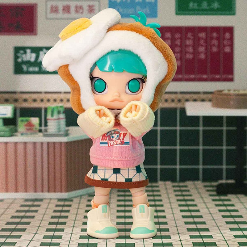 POPMART MOLLY Little Foodie 1/12 Action Figure