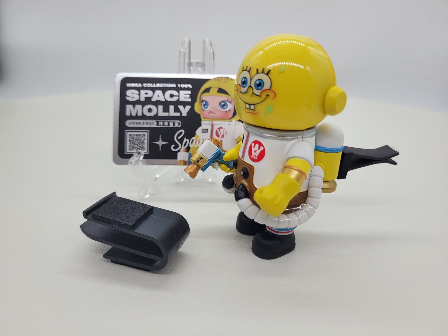 PopMart 100% Space Molly with Air Vent Clips + Tesla Bracket