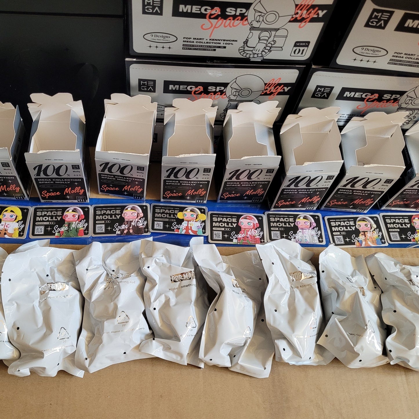 POP MART KENNYSWORK Mega Collection 100% Space Molly