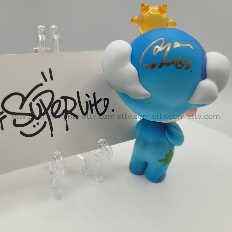 Ettv Popmart Dimoo Space Travel Series (Earth Baby Signed By Artist Ayan Deng) Art Toys