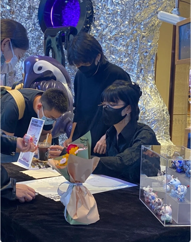 Ettv Popmart Skullpanda Baby Penguin Signed By Artist Xiongmiao (Rare Edition Of 499) 1Pc Art Toys
