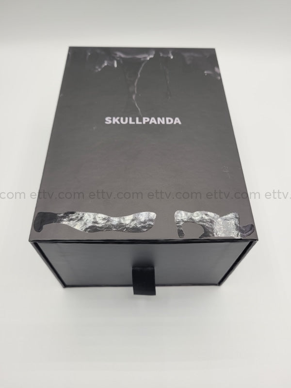 Ettv Popmart Skullpanda Baby Penguin Signed By Artist Xiongmiao (Rare Edition Of 499) 1Pc Art Toys
