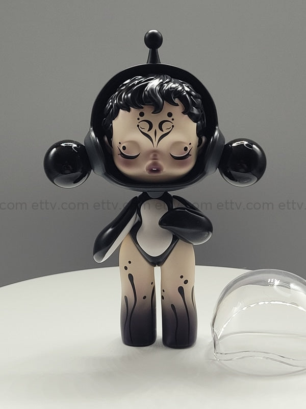 Ettv Popmart Skullpanda Baby Penguin Signed By Artist Xiongmiao (Rare Edition Of 499) 1Pc Art Toys