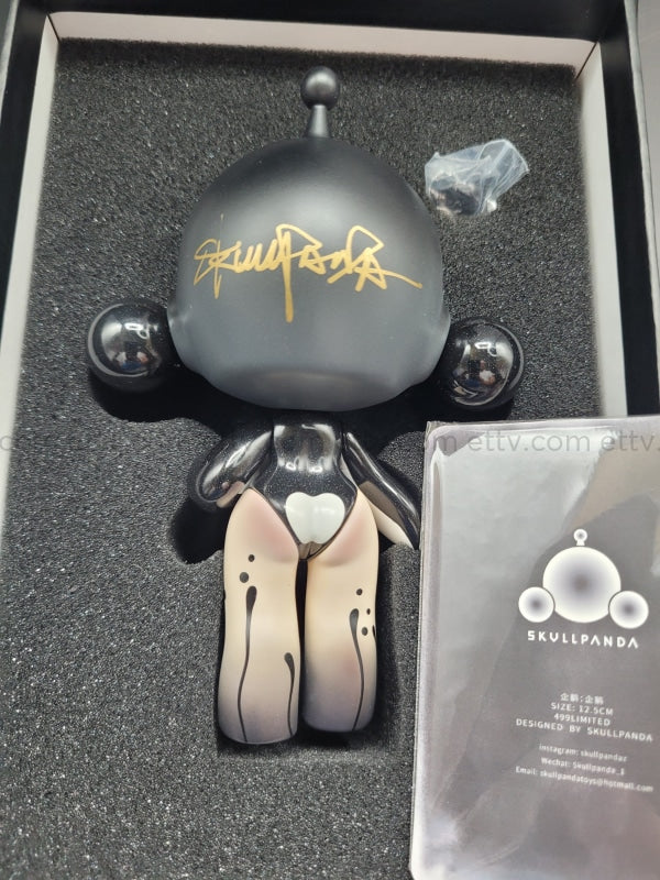 Ettv Popmart Skullpanda Baby Penguin Signed By Artist Xiongmiao (Rare Edition Of 499) 1Pc Art Toys
