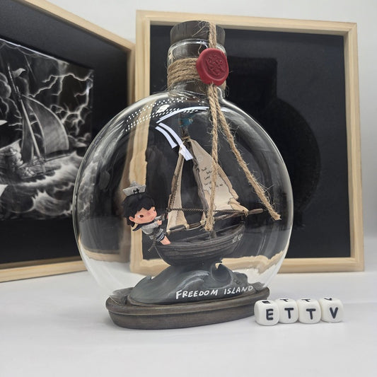 POPMART Hirono Freedom Island Drift Bottle Ornament w/ COA # (LE 899) NEW