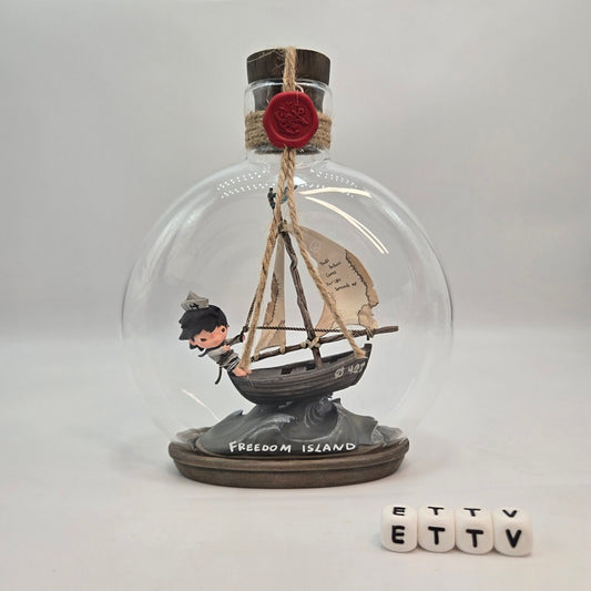 POPMART Hirono Freedom Island Drift Bottle Ornament w/ COA # (LE 899) NEW