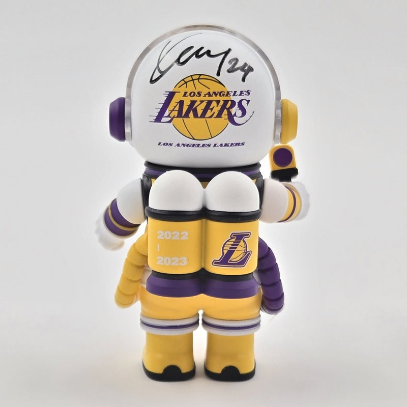 POPMART MEGA SPACE MOLLY Lakers NBA 100% Signed Kenny Wong PTS Beijing w/ COA