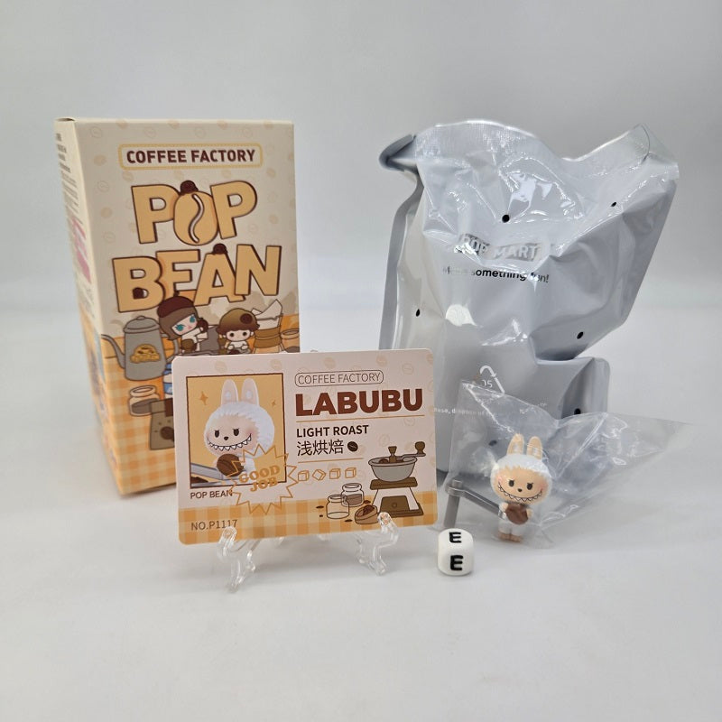 COFFEE FACTORY ディスプレイボックス入り　らぶぶ　LABUBU 新品未使用ラブブ Labubu コーヒーファクトリー ぬいぐるみペンダント1