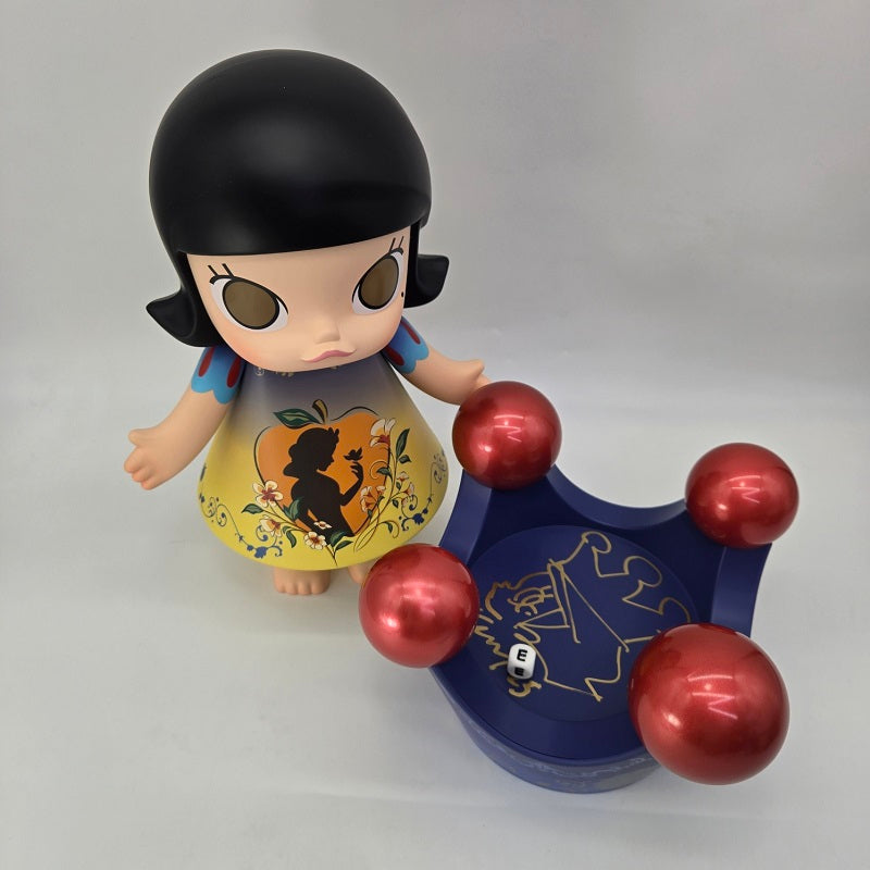 POPMART MEGA ROYAL MOLLY Snow White 400% (PTS Beijing) Sketch + Signed