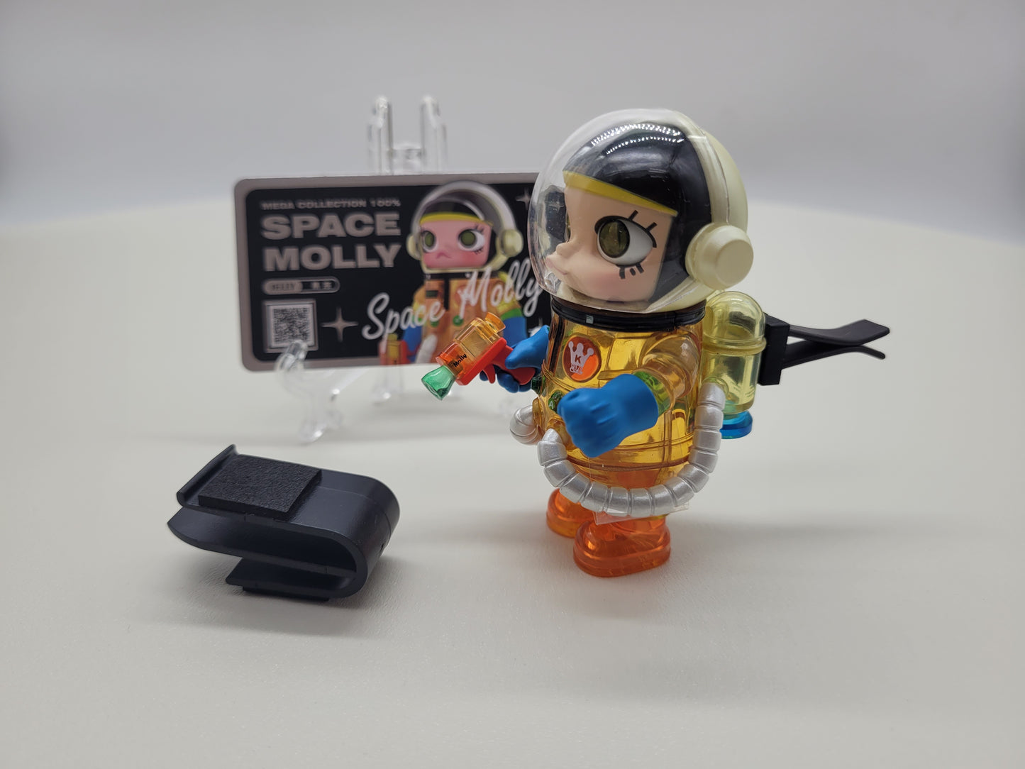 PopMart 100% Space Molly with Air Vent Clips + Tesla Bracket
