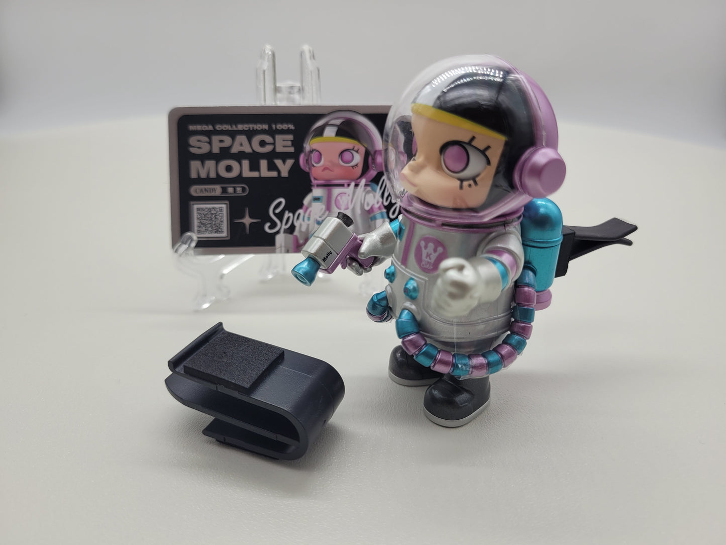 PopMart 100% Space Molly with Air Vent Clips + Tesla Bracket